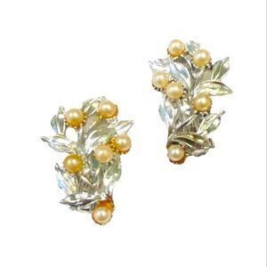Vintage BSK marked silver tone leaf clip on earrings faux mini pearls